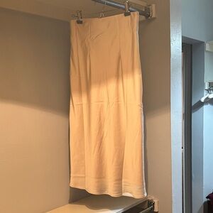 Ann Taylor Cream Satin Pencil Skirt. XXSP